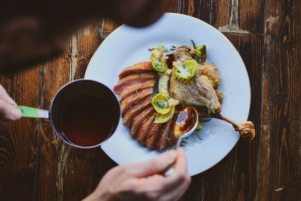 Recette traditionnelle : le secret d'un confit de canard inoubliable